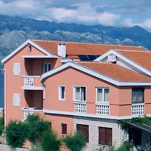  Hotel apartamentowy Ata